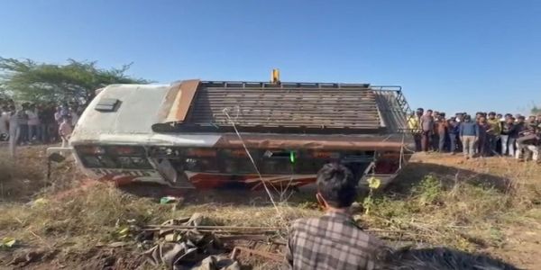 আগরমালওয়ায় বাস উল্টে মর্মান্তিক দুর্ঘটনা; মৃত এক , আহত একাধিক