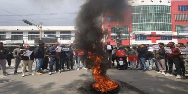 নেপালের প্রাক্তন প্রধানমন্ত্রী ওলির গ্রেফতারির প্রতিবাদে কাঠমান্ডুতে বিক্ষোভ শুরু