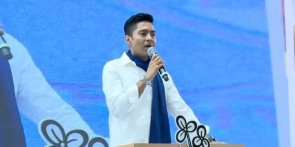 বিজেপিকে এক ইঞ্চি জমি দেওয়াও চলবে না, মন্তব্য অভিষেকের