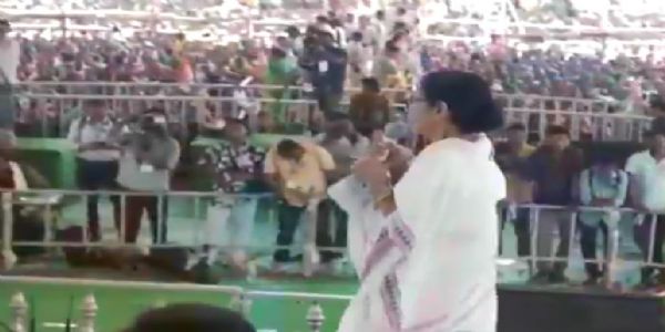 বিজেপি ক্ষমতায় এলে মাছ-মাংস খেতে পারবেন না, মন্তব্য মমতার