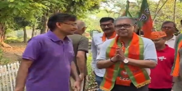 ভোটের প্রচারে শারদ্বত মুখোপাধ্যায়, জনসংযোগে বিধাননগরের বিজেপি প্রার্থী