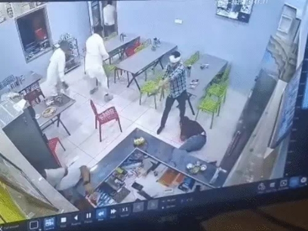 হোটেলে গুলিবর্ষণ, নিহত হোটেল মালিক, তিনজন আশঙ্কাজনক