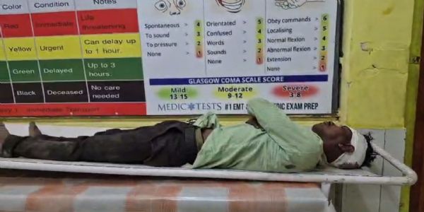 কদমতলায় ব্যাটারি চুরি ঘিরে রণক্ষেত্র, গণপ্রহারে আহত ২ পুলিশ অফিসার ও ৩ টিএসআর জওয়ান