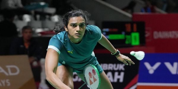 দুবাইয়ে আটকে পিভি সিন্ধু, থাকছেন না অল ইংল্যান্ড চ্যাম্পিয়নশিপে