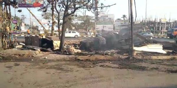 বাগনানের লাইব্রেরি মোড়ে ভয়াবহ অগ্নিকাণ্ড, পুড়ে ছাই ১০টি অস্থায়ী দোকান