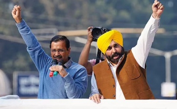 অরবিন্দ কেজরিওয়াল এবং ভগবন্তসিং মান (ফাইল   ফটো)