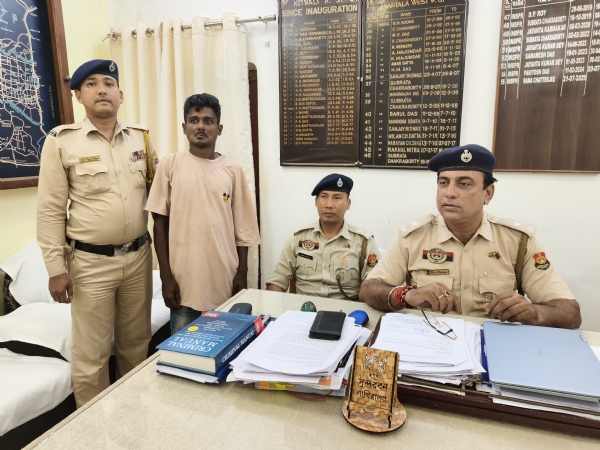 বাংলাদেশি নাগরিক আটক বাংলাদেশি নাগরিক আটক