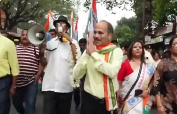 ভোটের প্রচারে নেমে পড়লেন অধীর, জনসংযোগে কংগ্রেস নেতা