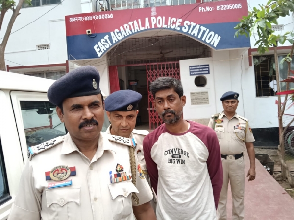 খুনের মামলায় গ্রেফতার অভিযুক্ত