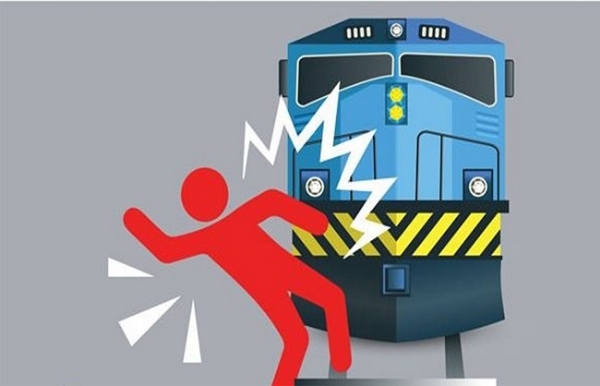 ট্রেনে ওঠার সময় পা পিছলে আহত যুবকের মৃত্যু