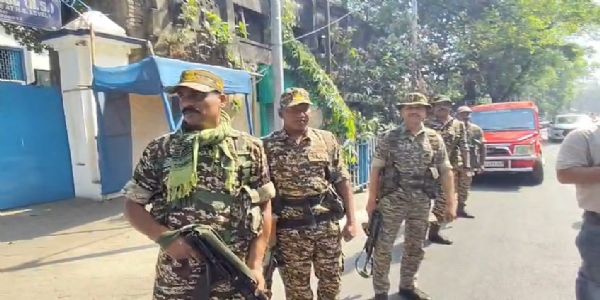 হোলির দিনেও মধ্য কলকাতায় কেন্দ্রীয় বাহিনীর রুট মার্চ, ভোটের আগে বাড়তি নজরদারি