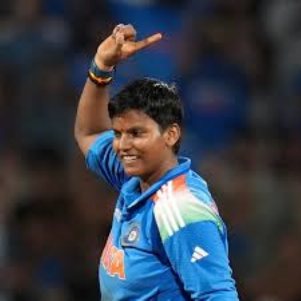 দ্য হান্ড্রেড নিলাম ২০২৬: স্বাক্ষরের জন্য প্রস্তুত এই সব ভারতীয় মহিলা ক্রিকেটার