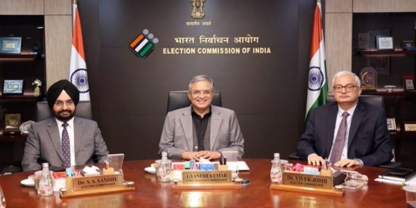 কেন্দ্রীয় বাহিনীর টহল শুরু; পশ্চিমবঙ্গে আসছে পূর্ণাঙ্গ বেঞ্চ, যে কোনও সময়েই ভোটের নির্ঘন্ট ঘোষণা