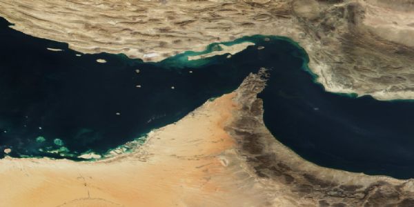 অশান্ত পশ্চিম এশিয়া, হরমুজের দু’দিকে আটকে ৩৭টি ভারতীয় জাহাজ