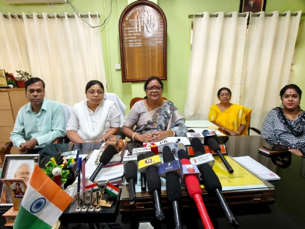 মহিলা কমিশনের সাংবাদিক সম্মেলন