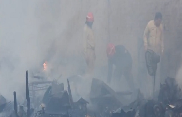 দিল্লিতে ফের অগ্নিকাণ্ড! রিথালা মেট্রো স্টেশনের কাছে ঝুপড়িতে আগুন