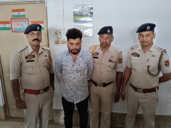 নেশা কারবারি গ্রেফতার