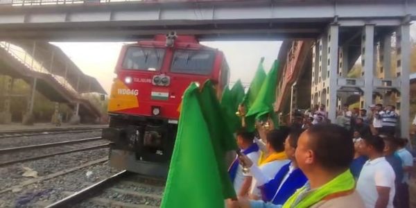 মাহুরে থামবে শিলচর-শিয়ালদহ, শিলচর-কাঞ্চনজঙ্ঘা এক্সপ্রেস