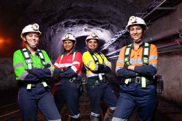 বেদান্ত গোষ্ঠীর নতুন ঘোষণা মহিলাদের জন্যে