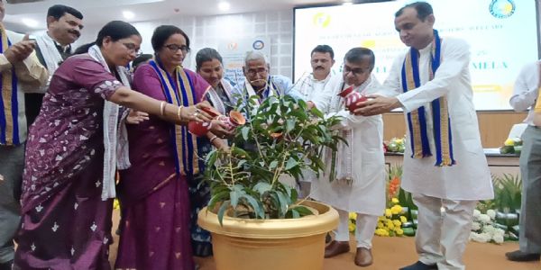 কৃষকদের সম্মান জানাতে আগরতলায় রাজ্যভিত্তিক ‘আত্মা কৃষি মেলা’-এর উদ্বোধন