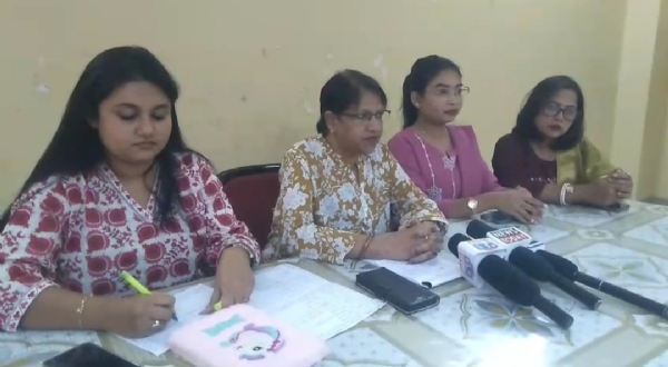 সাংবাদিক সম্মেলন মহিলা সাংবাদিকরা