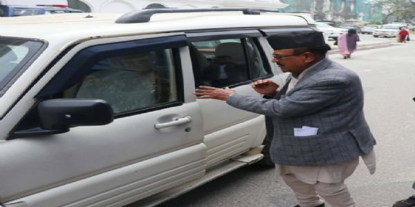 নেপালে জেন-জি আন্দোলনের তদন্ত রিপোর্ট অন্তর্বর্তী প্রধানমন্ত্রীর হাতে তুলে দিল কমিশন