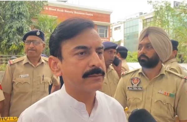 চণ্ডীগড়ে বিজেপি দফতরের বাইরে বিস্ফোরণ, ভাঙল কাঁচ—ক্ষতিগ্রস্ত গাড়ি