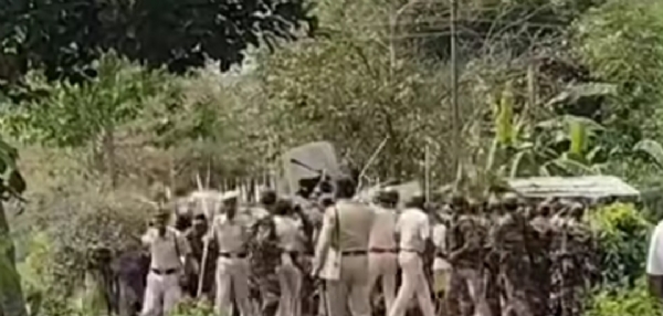 কমলপুরে সংঘর্ষে উত্তেজনা