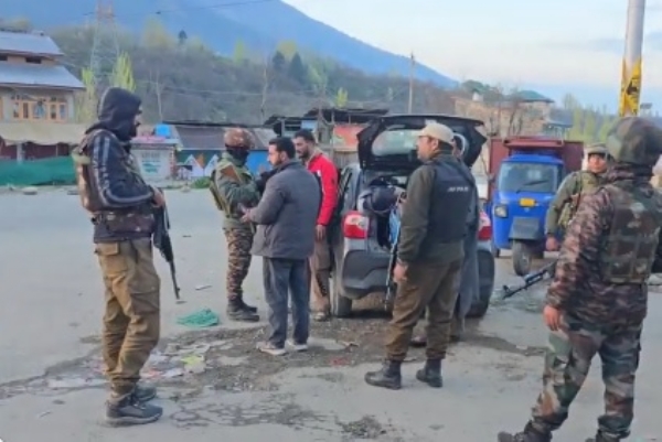 গান্ডেরবালে নিরাপত্তা বাহিনীর অভিযানে নিহত এক জঙ্গি গান্ডেরবালে নিরাপত্তা বাহিনীর অভিযানে নিহত এক জঙ্গি