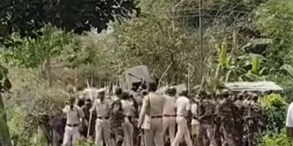 টিটিএএডিসি নির্বাচন : বিজেপি ও মথার প্রচার ঘিরে কমলপুর রণক্ষেত্র, গাড়ি ভাঙচুর, নিরাপত্তা কর্মী সহ আহত বহু