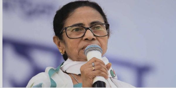 (রাউন্ড আপ) আমলা বদলি নিয়ে কমিশনকে তোপ, এনআরসি ও বিপিএল কার্ড নিয়ে বিজেপিকে হুঁশিয়ারি মমতার; সভা শেষে ভয়াবহ বাস দুর্ঘটনা