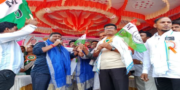 মথুরাপুরে বিরোধীদের বড়সড় ভাঙন, সাংসদ বাপি হালদারের উপস্থিতিতে তৃণমূলে ২০০টি পরিবার