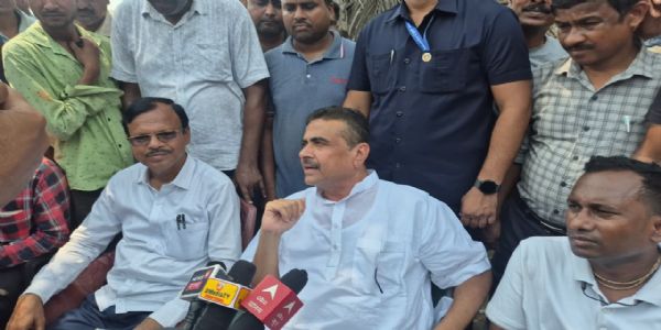 নন্দীগ্রামে সংখ্যালঘু কর্মীদের সঙ্গে দেখা শুভেন্দু অধিকারীর