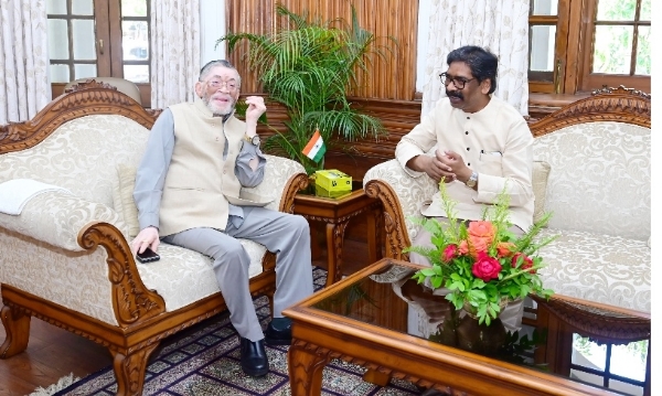 রাজ্যপালের সঙ্গে সৌজন্য সাক্ষাৎ মুখ্যমন্ত্রী