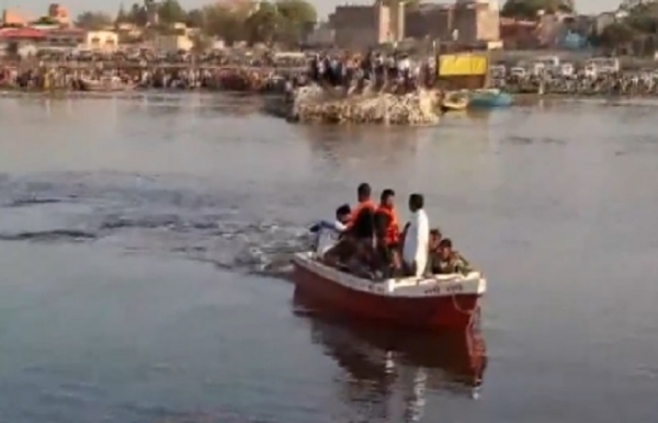 মথুরায় যমুনা নদীতে উল্টে গেল নৌকা; মৃত ১০, নিখোঁজ বহু