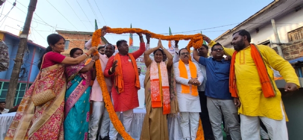 (আপডেট ) পশ্চিমবঙ্গে ভোট সম্মানের লড়াই: রানিগঞ্জ-গলসীতে তৃণমূলকে আক্রমণ রেখা গুপ্তার