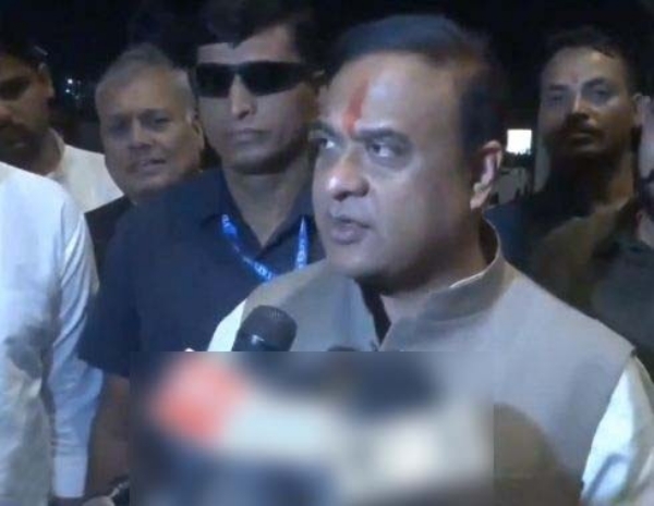 রাজস্থানের জয়পুরে সাংবাদিকদের সঙ্গে কথা বলছেন অসমের মুখ্যমন্ত্রী হিমন্তবিশ্ব শৰ্মা