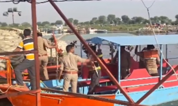 মথুরায় নৌকাডুবির ঘটনায় এখনও কয়েকজন নিখোঁজ, তল্লাশি অভিযান জারি