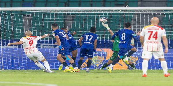 কেনিয়ার বিরুদ্ধে ম্যাচে মাথায় গুরুতর চোট পিয়ারি জ্যাক্সার, আশঙ্কায় ভারতীয় শিবির