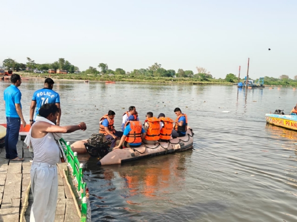 মথুরায় নৌকাডুবিতে মৃত বেড়ে ১১, এখনও নিখোঁজ ৭; যমুনায় জোর তল্লাশি অভিযান