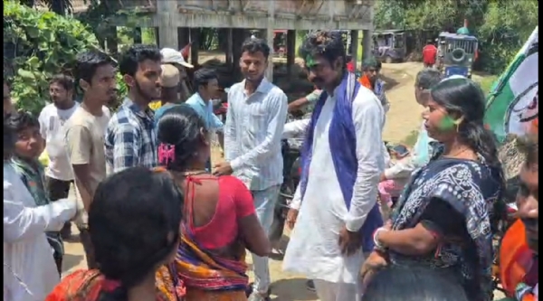 ক্ষোভের মুখে খানাকুলের তৃণমূল প্রার্থী ক্ষোভের মুখে খানাকুলের তৃণমূল প্রার্থী