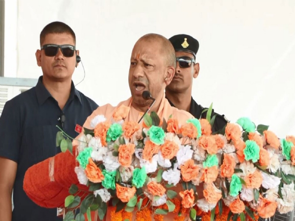 উত্তর প্রদেশের মুখ্যমন্ত্রী যোগী আদিত্যনাথ উত্তর প্রদেশের মুখ্যমন্ত্রী যোগী আদিত্যনাথ