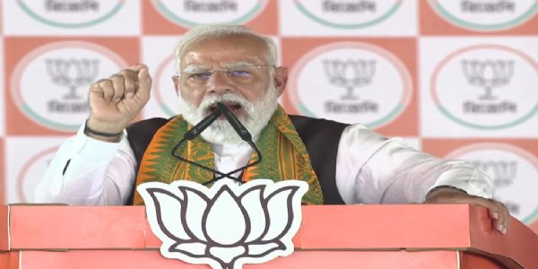 নিষ্ঠুর তৃণমূল সরকার উত্তরবঙ্গের চা বাগানগুলিকে শেষ করে দিচ্ছে : নরেন্দ্র মোদী