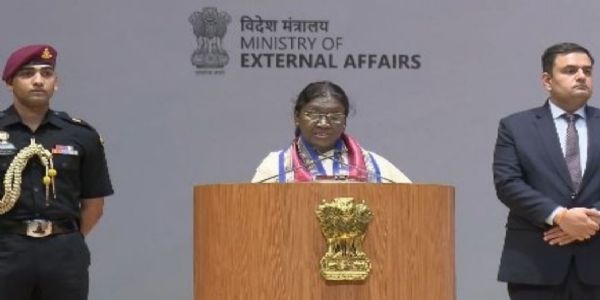 আশা ভোঁসলের প্রয়াণ সঙ্গীতজগতে অপূরণীয় শূন্যতার সৃষ্টি করলো : রাষ্ট্রপতি