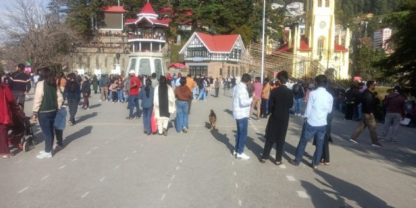 এপ্রিলেও শীতের দাপট হিমাচলে, তুষারপাত ও বৃষ্টিতে নামল পারদ; ১৭–১৮ এপ্রিল ঝড়-বৃষ্টির হলুদ সতর্কতা