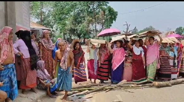 সড়ক অবরোধ