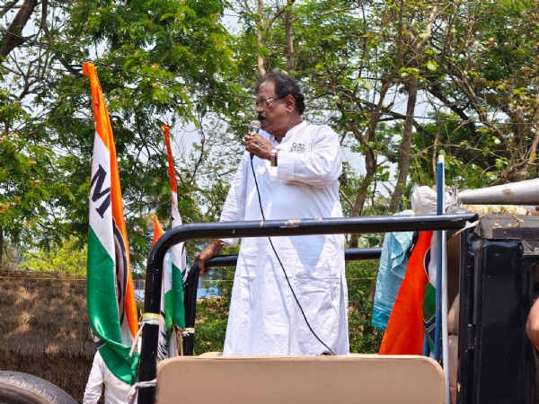 গোঘাটের তৃণমূল প্রার্থী ডক্টর নির্মল মাঝি গোঘাটের তৃণমূল প্রার্থী ডক্টর নির্মল মাঝি