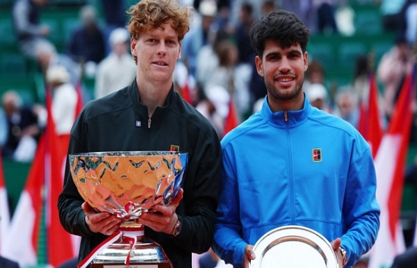 আলকারাসকে হারিয়ে শিরোপা জিতে সিনার ফিরলেন শীর্ষস্থানে আলকারাসকে হারিয়ে শিরোপা জিতে সিনার ফিরলেন শীর্ষস্থানে