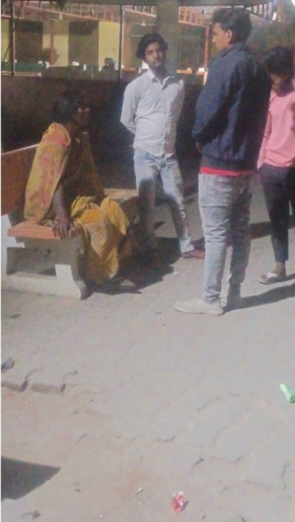 দেওরিয়ায় মর্মান্তিক পথ দুর্ঘটনায় বলি দুই দেওরিয়ায় মর্মান্তিক পথ দুর্ঘটনায় বলি দুই