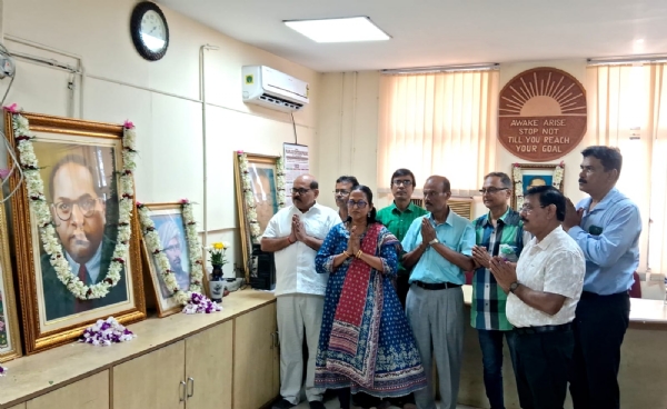 আয়কর ভবনে আয়কর ভবনে